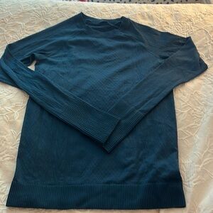 Lululemon longsleeve fitted shirt